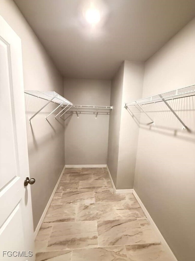 Building Photo - 5019 Moon Ln