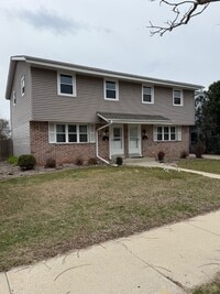 Building Photo - 9221-9223 W Morgan Ave - 9223