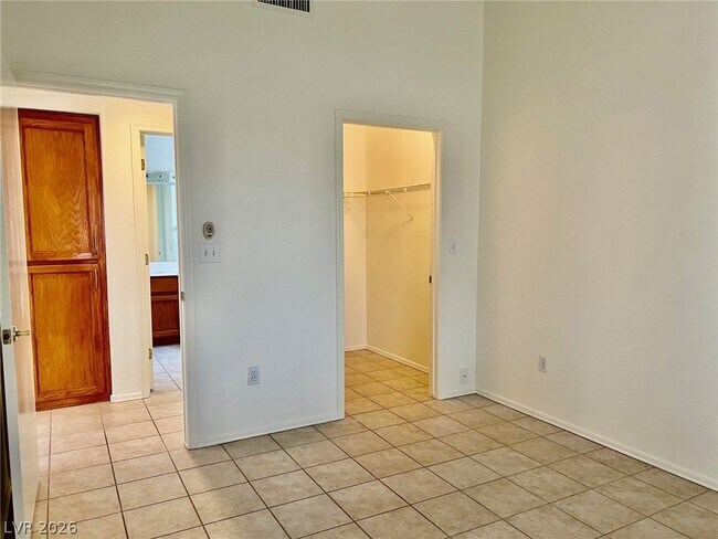 Building Photo - 2720 Hope Forest Dr
