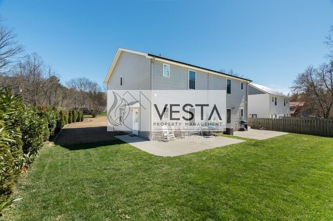 Building Photo - 12 Riddle Rd