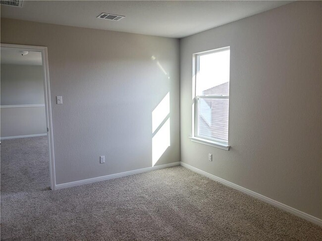 Building Photo - 1500 Ferryman Dr
