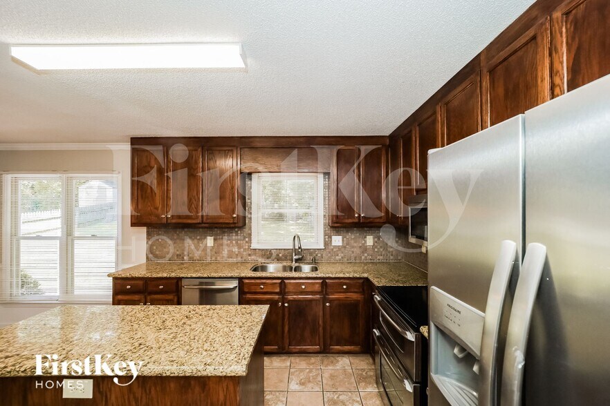 Building Photo - 3125 Glenshire Dr