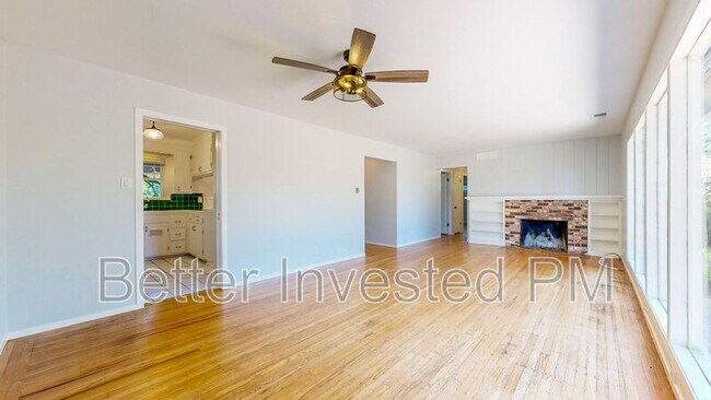 Building Photo - 3241 Montgomery Dr