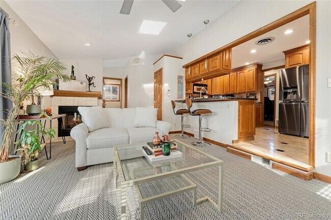 Building Photo - 3741 S Fox St