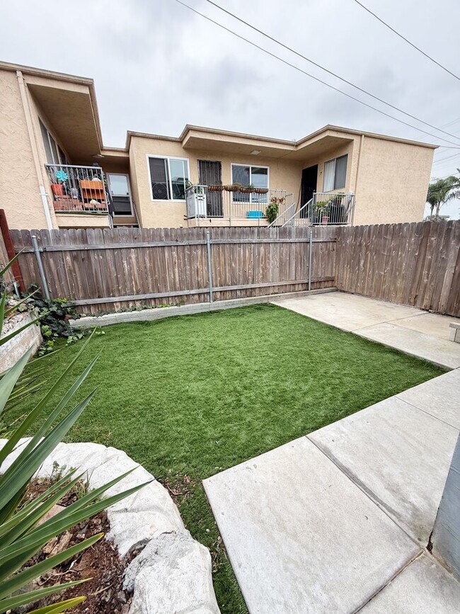 Building Photo - Remodeled 2 Bed/1 Bath unit in North Park w/ Private Yard!