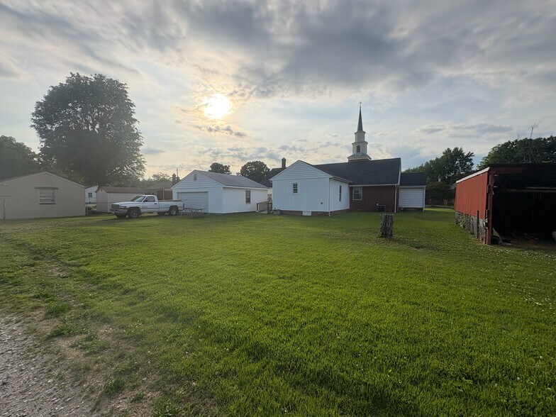 Backyard view - 2904 Norfolk St