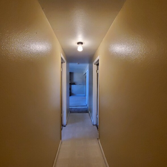 Building Photo - 3135 Vickers Dr