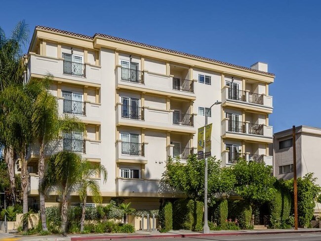 Primary Photo - 147 S Doheny Dr