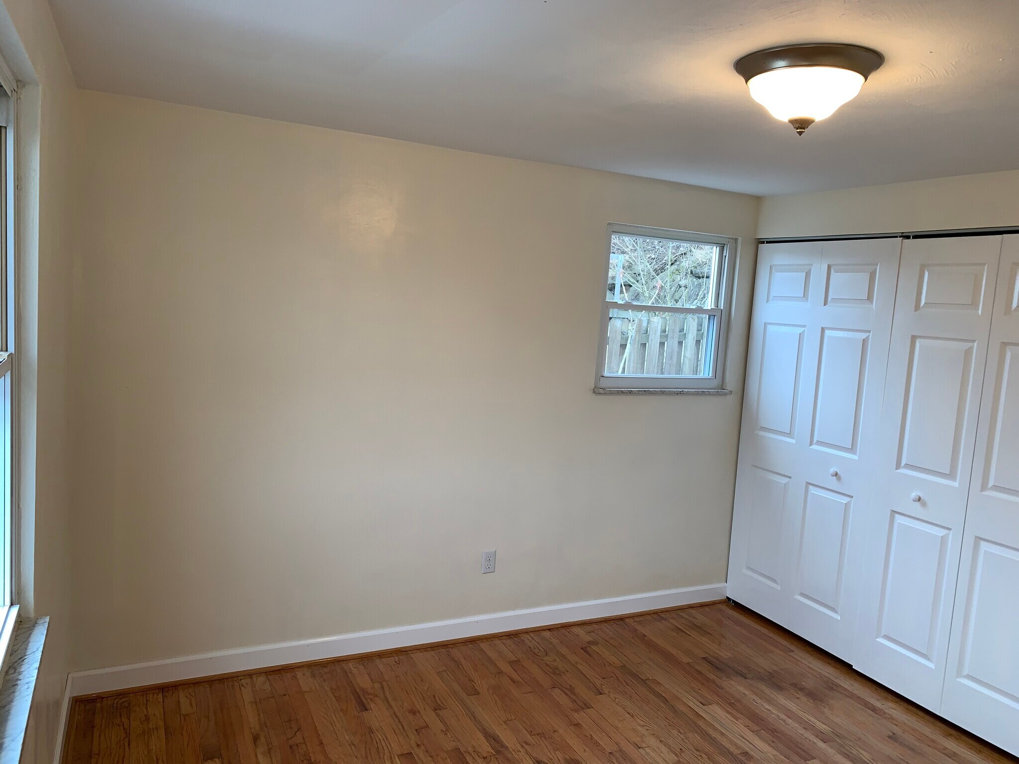 Building Photo - 4268 Sample Ct
