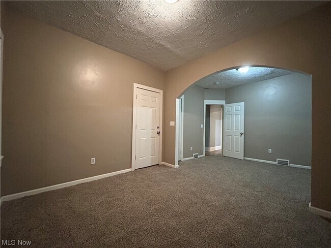 Building Photo - 3415 Altamont Rd