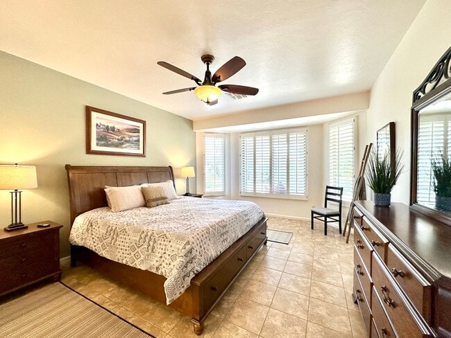 Building Photo - Long Term Fully Furnished 2 Bedroom with D...