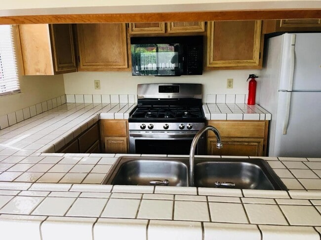 Building Photo - Bright Richmond home with space, character, and everyday ease