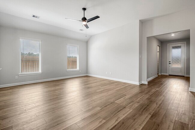 Building Photo - 15683 Honey Cv Dr