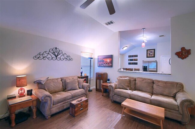 Building Photo - 1519 Hawk Dr