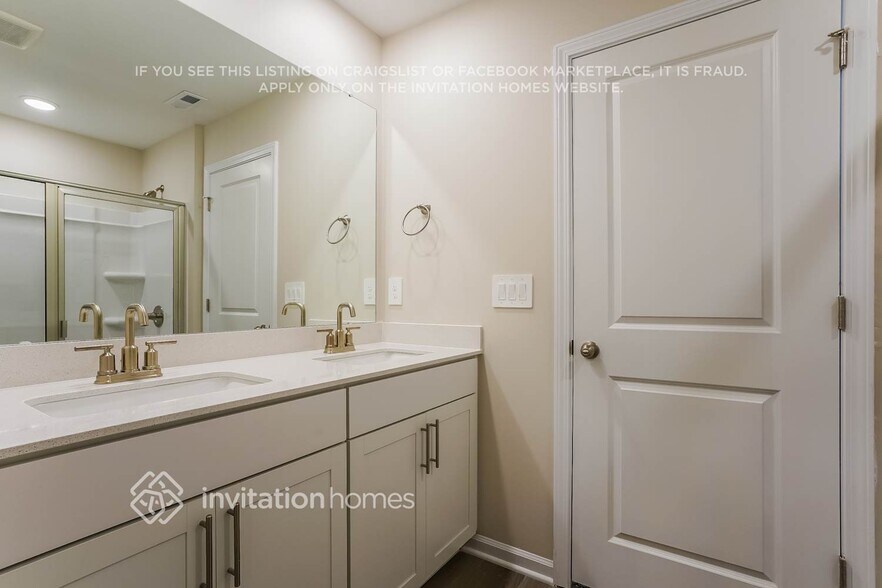 Building Photo - 921 Greenville Wy