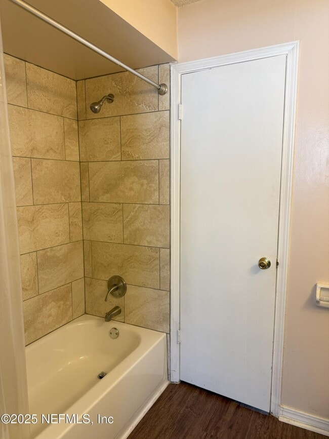 Building Photo - 456 Crabapple Ct