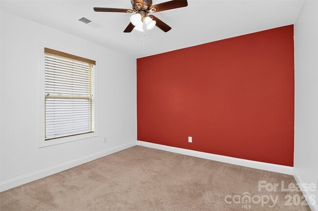 Building Photo - 549 Daventry Ct