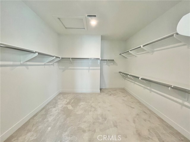 Building Photo - 27511 Elderberry Dr