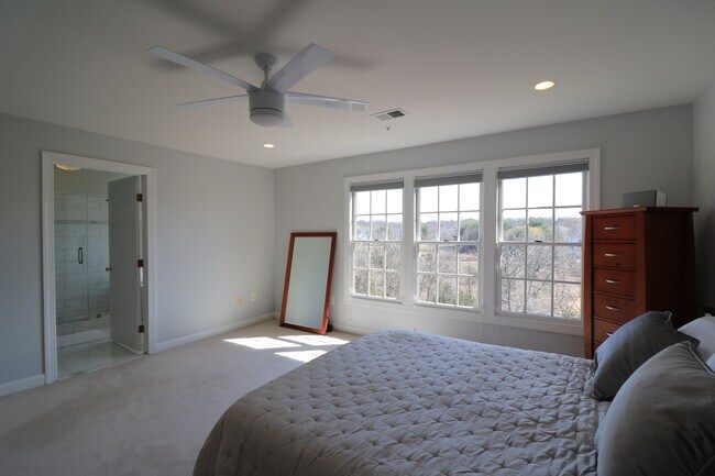 Building Photo - "Coming Soon" Luxury 4 Level Picturesque T...