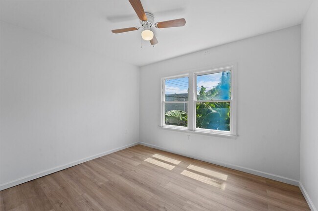 Building Photo - 3811 Ursuline St