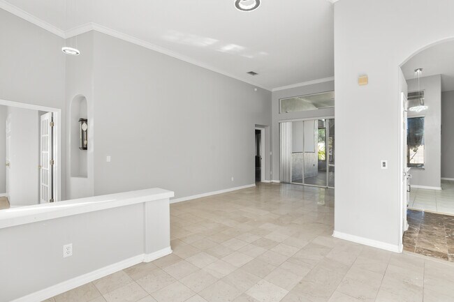 Building Photo - 2810 University Acres Dr