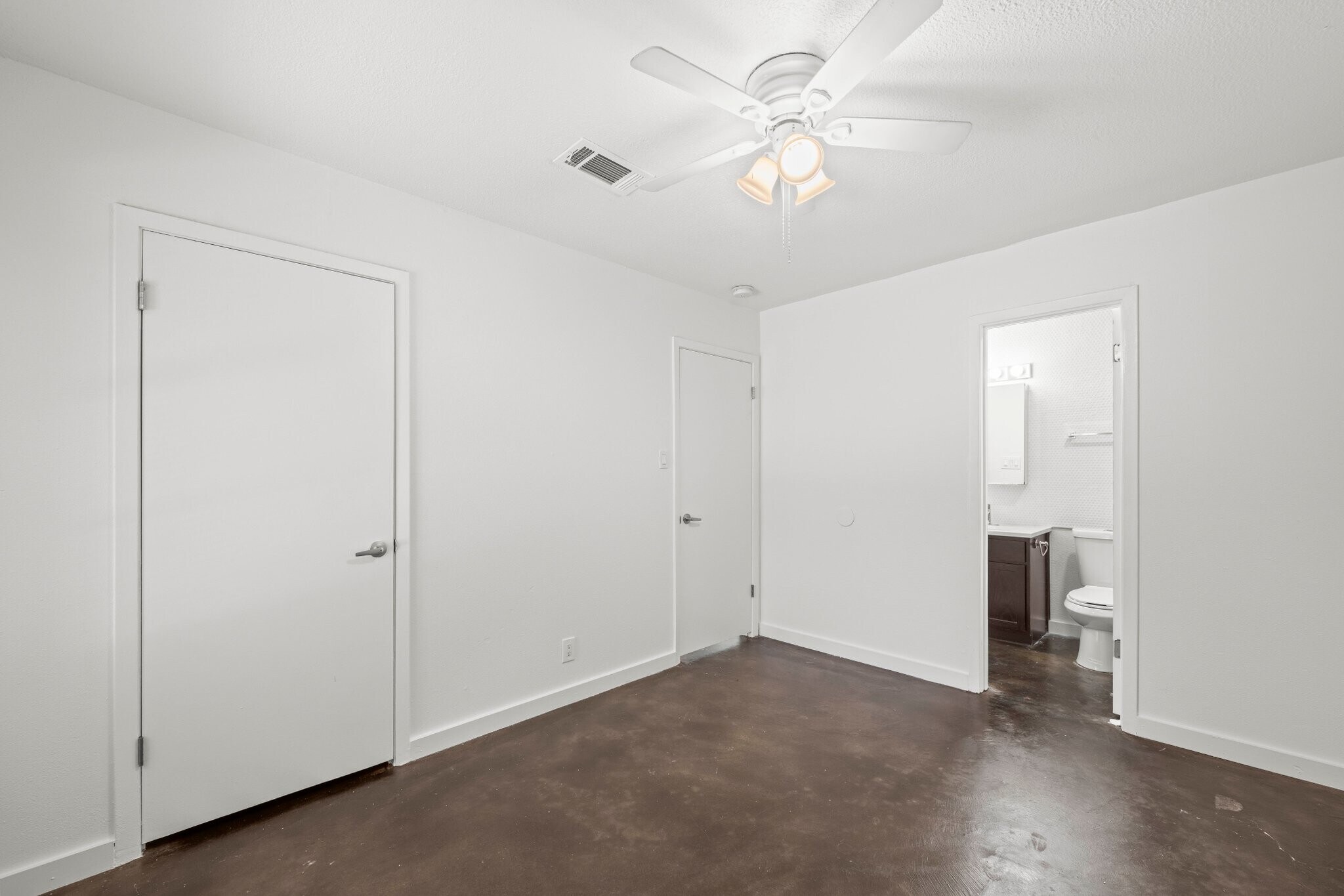Building Photo - 3508 Southridge Dr