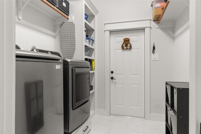 Building Photo - 3559 Pebble Beach Blvd