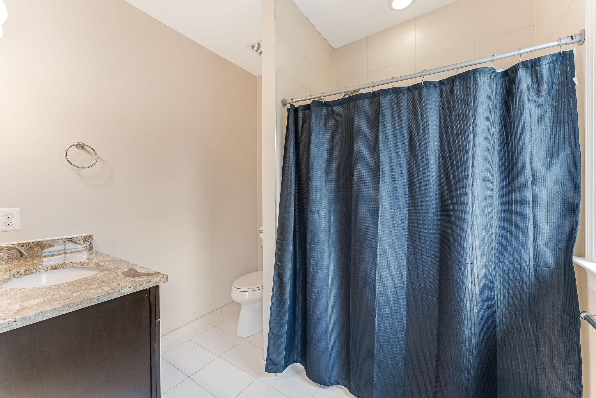 Building Photo - 829 Golden Arrow St