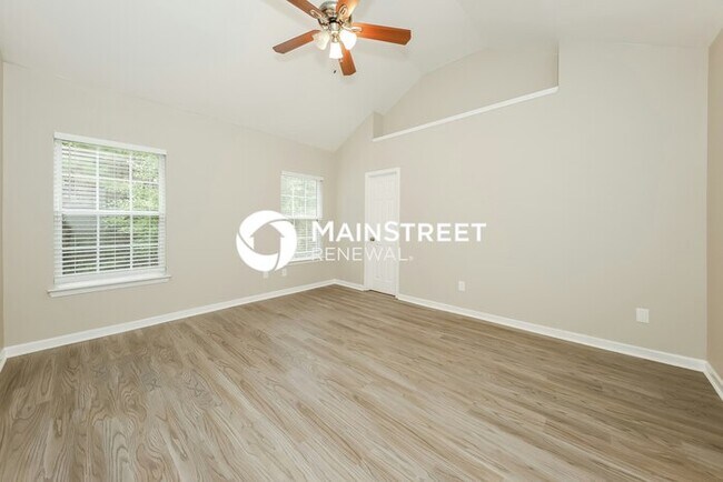 Building Photo - 4 Bedroom Pet-Friendly Home in Union City, GA with Main Street Renewal