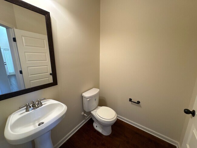 Building Photo - 4464 Grove Landing Dr