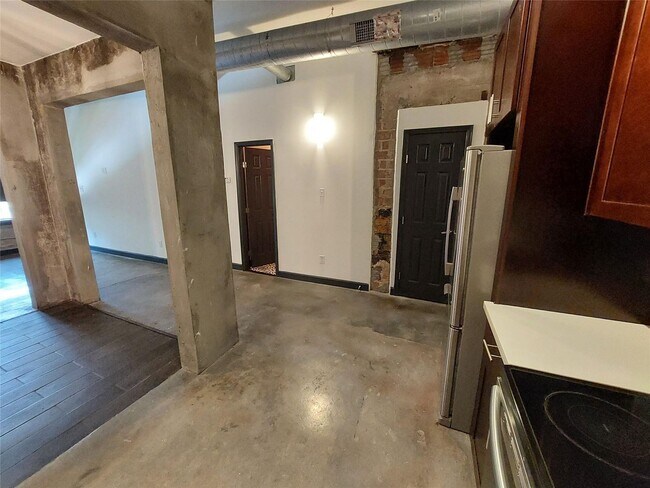 Building Photo - 6819 Avenue C