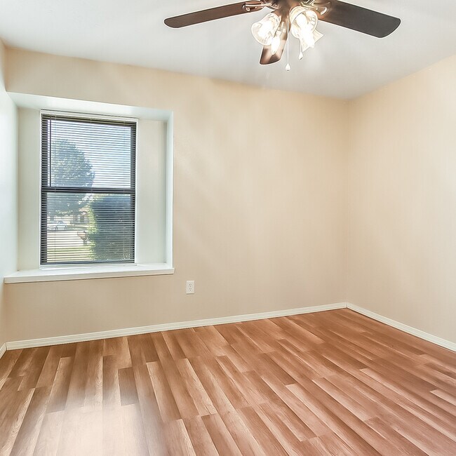 Building Photo - 2417 Clearhaven Ct