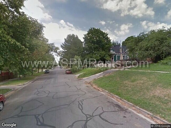 Building Photo - 619 E 5th Ave