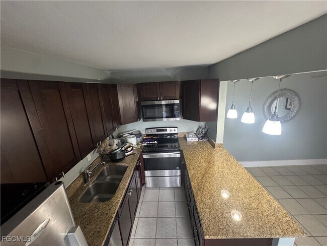 Building Photo - 1708 Park Meadows Dr