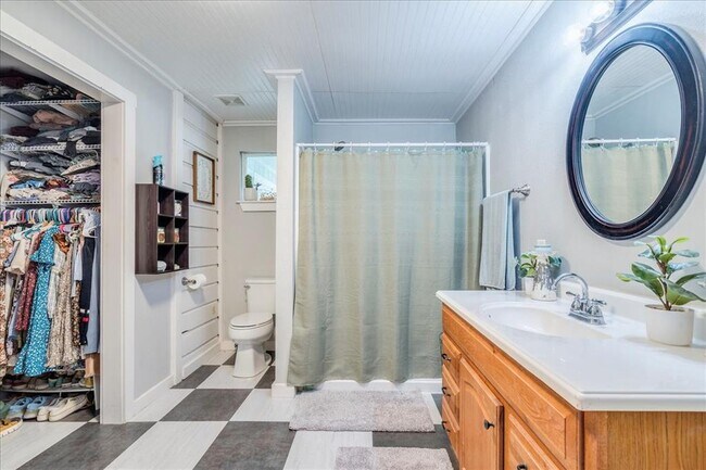 Building Photo - 20075 San Marcos Hwy