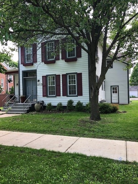 Front of building - 213 N Brainard St