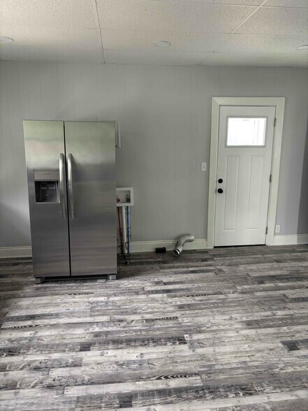 Building Photo - 615 E Jefferson St