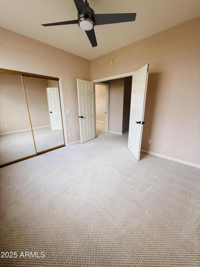 Building Photo - 4836 E Eden Dr