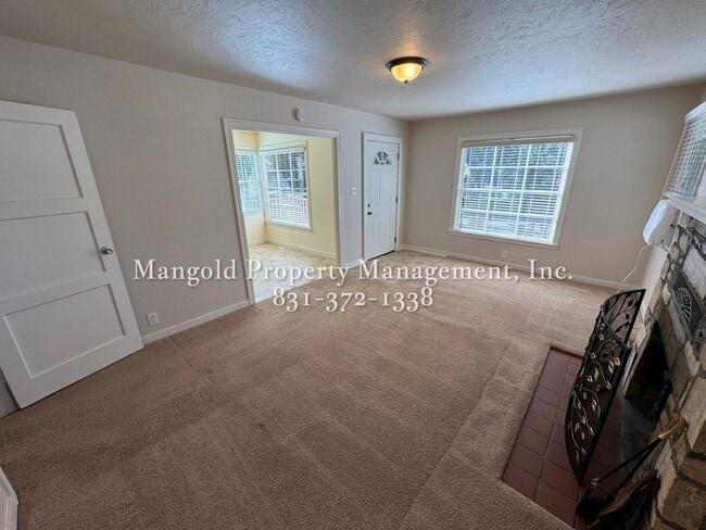 Building Photo - Charming 1-Bed 1-Bath Home with Bonus Room...