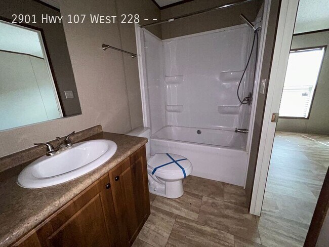 Building Photo - 2901 Hwy 107 West 228--