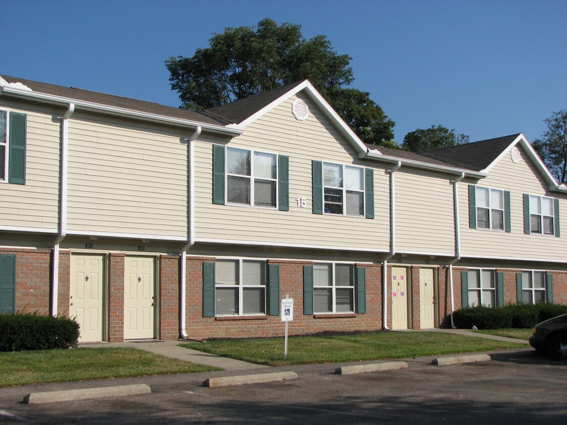 Country Place Apartments Hebron