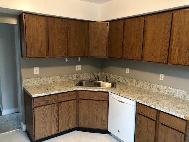 Building Photo - 235 Lyon St NE