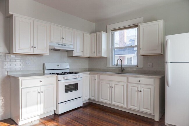 Primary Photo - 110 Wallace Ave