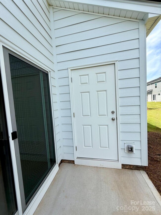 Building Photo - 1719 Braemar Vlg Dr