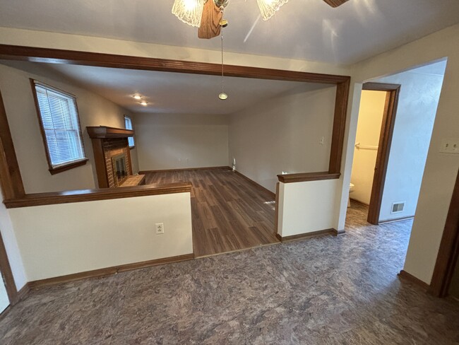 Building Photo - 309 Dogwood Dr