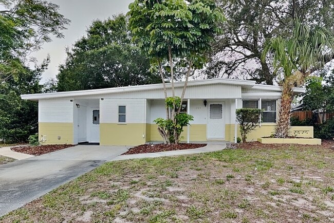 Building Photo - 1305 Barry St