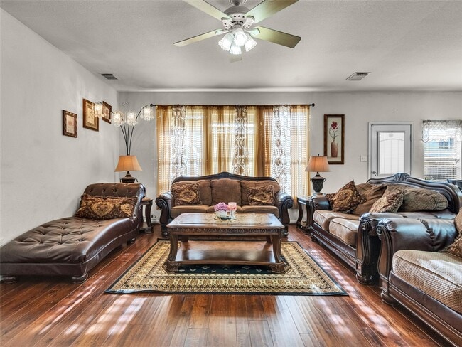 Building Photo - 5514 Gatesprings Ln