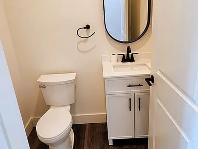 Building Photo - Bright & Modern Newly Built Home!!