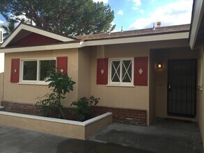 Building Photo - 3BD/2BA HOUSE - 848 E.YALE St.