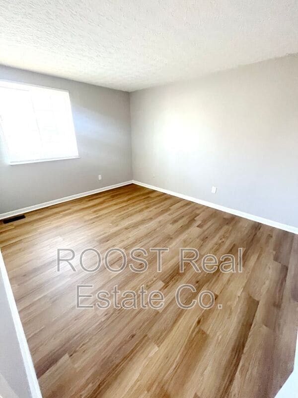 Building Photo - 3044 Arrowsmith Dr